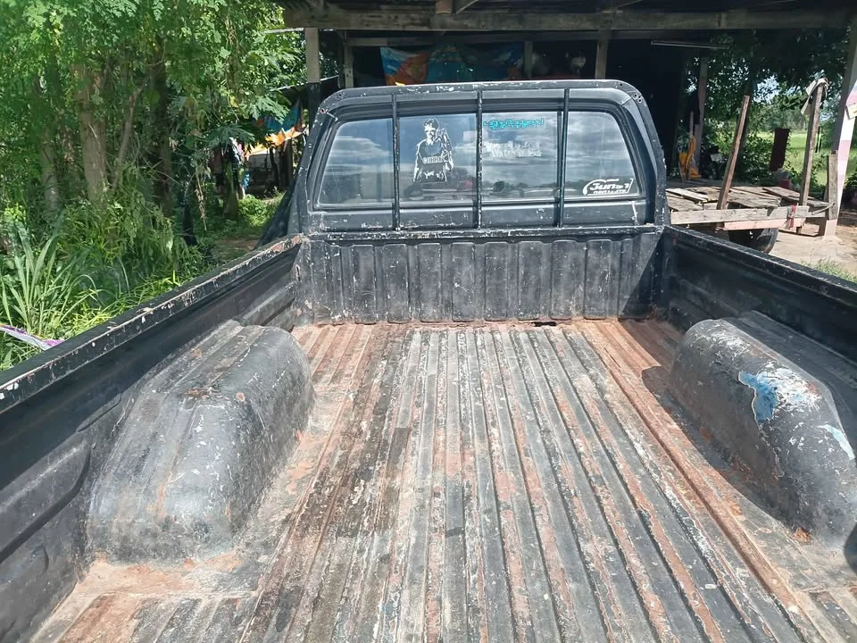 1993 Isuzu TFR III 2