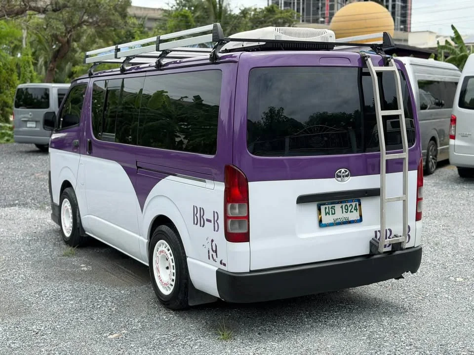 2005 Toyota HiAce V (H200) 2