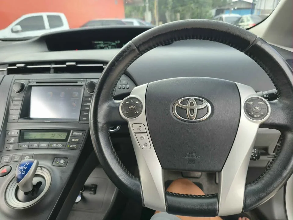 2011 Toyota Prius III 3