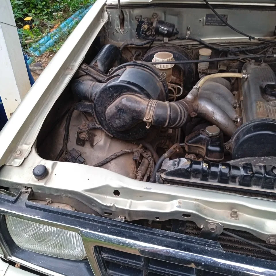 1997 Mitsubishi Triton II 2