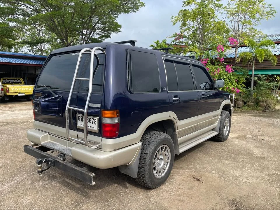 1998 Isuzu Trooper II 3