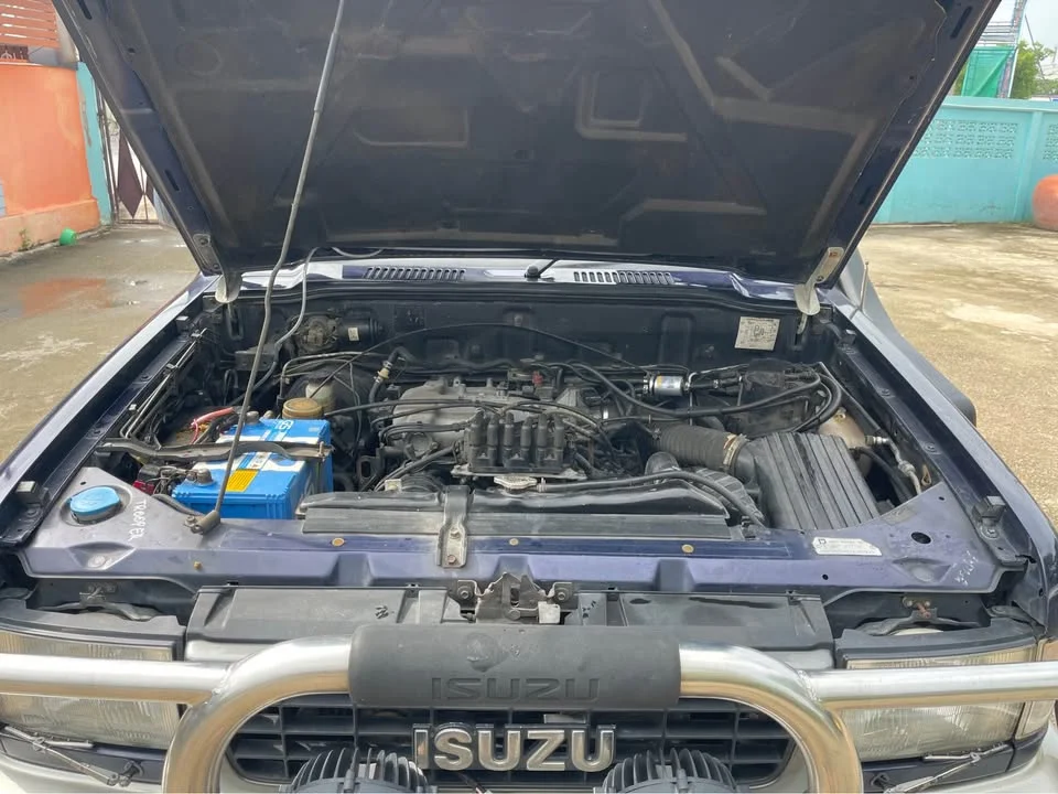 1998 Isuzu Trooper II 2