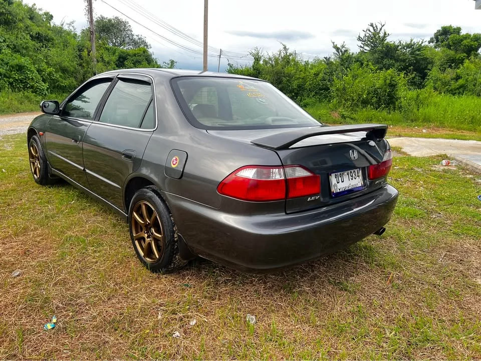 Honda Accord VI 2