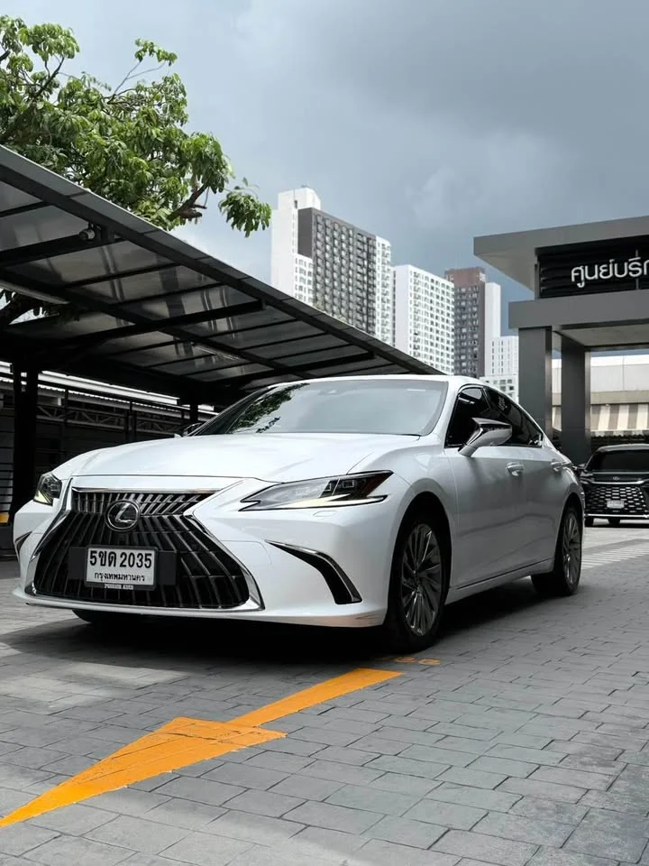 2023 Lexus ES VII 2