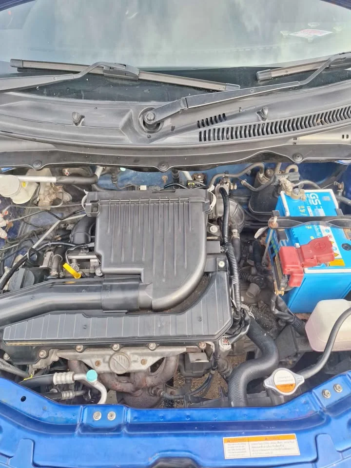 2012 Suzuki Swift II 3