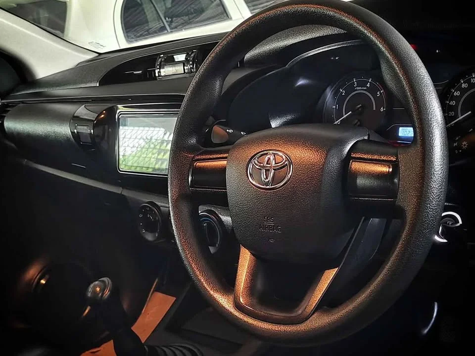2023 Toyota Hilux VIII 3