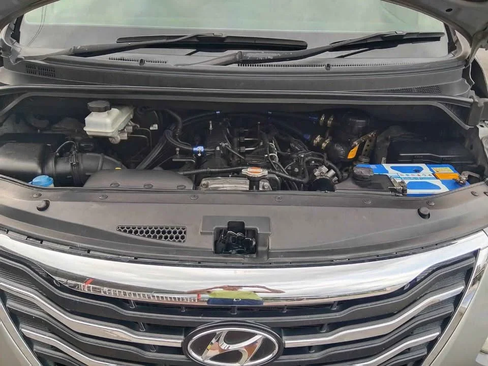 2012 Hyundai H-1 II 3