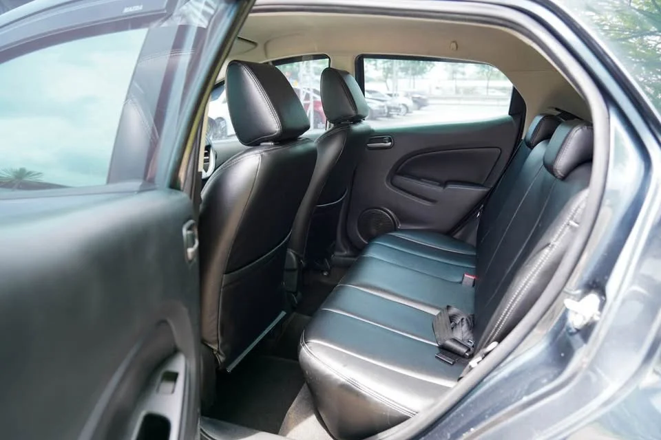 2013 Mazda 2 II 3