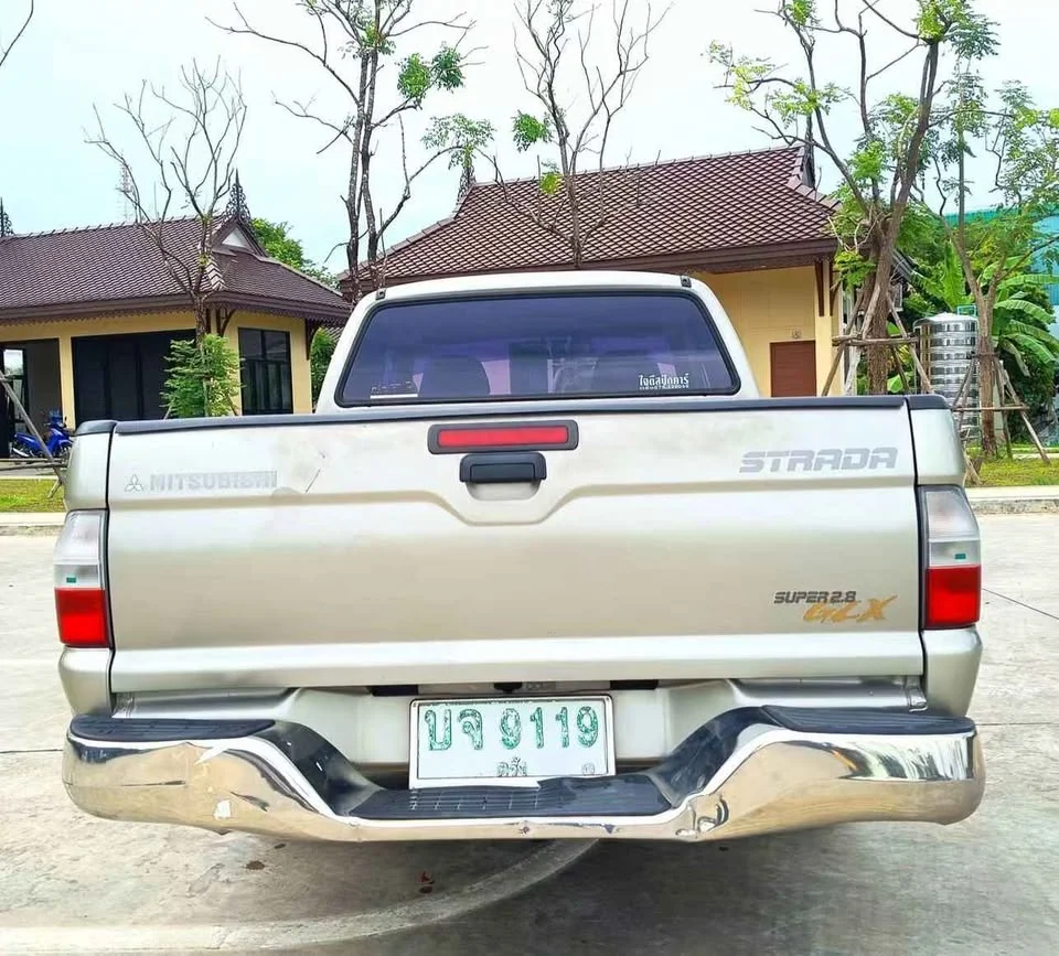 2002 Mitsubishi Strada III 3
