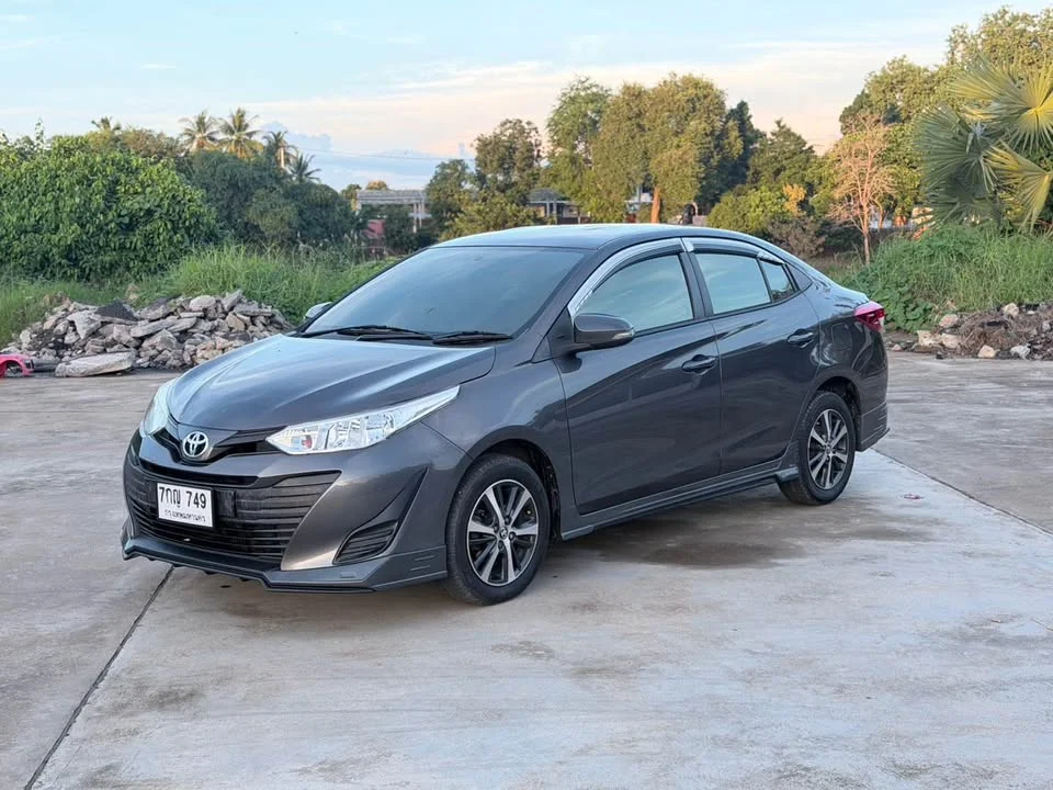2017 Toyota Yaris ATIV III 3