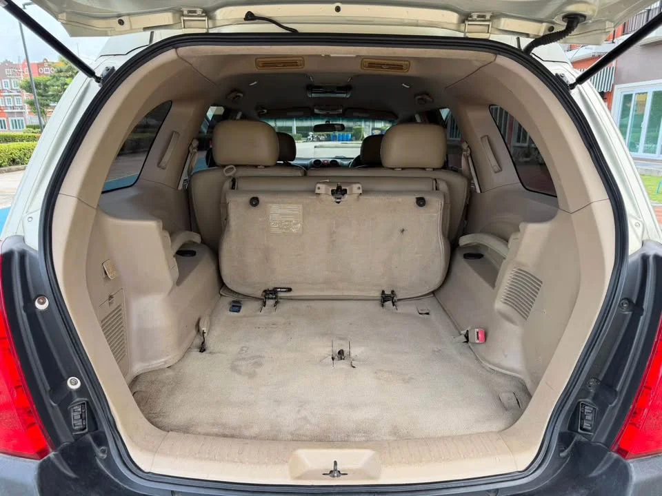 2008 Isuzu MU-7 3