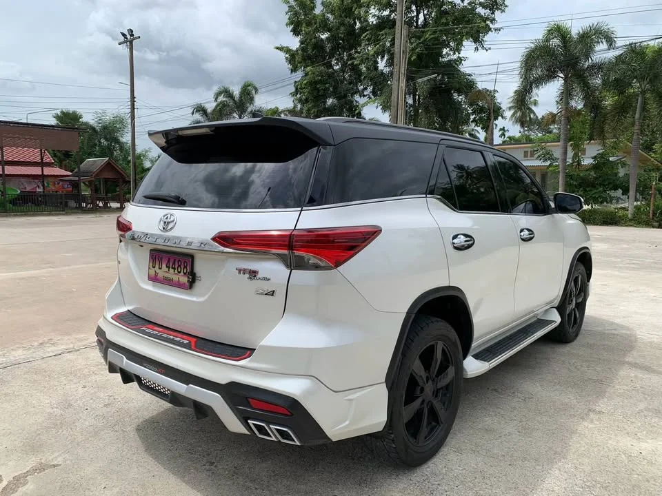 2017 Toyota Fortuner II 3