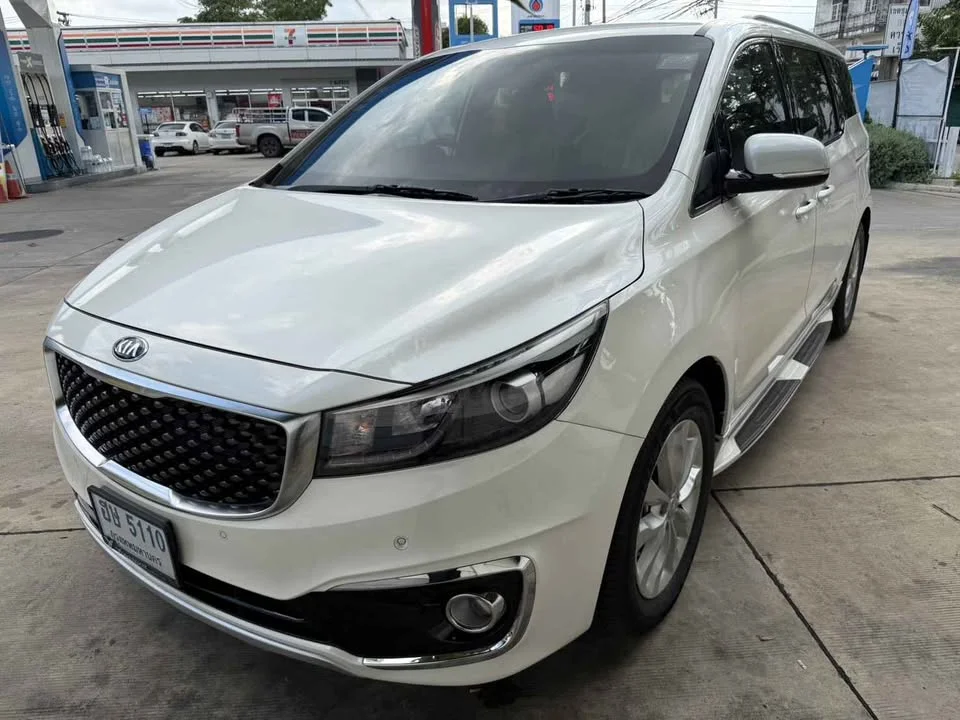 2015 Kia Carnival III 3