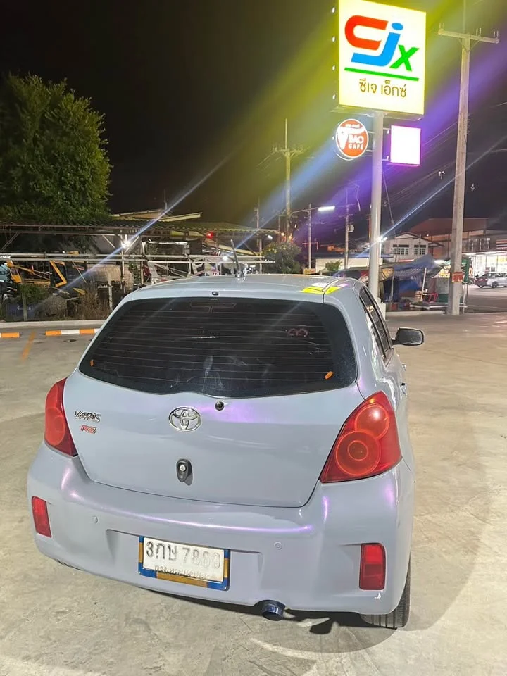 Toyota Yaris II 2
