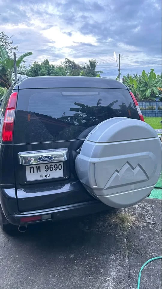 2010 Ford Everest I 3