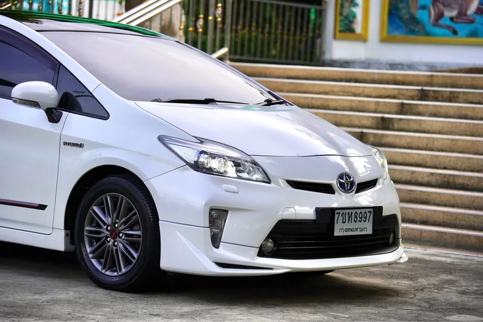 2014 Toyota Prius III 3
