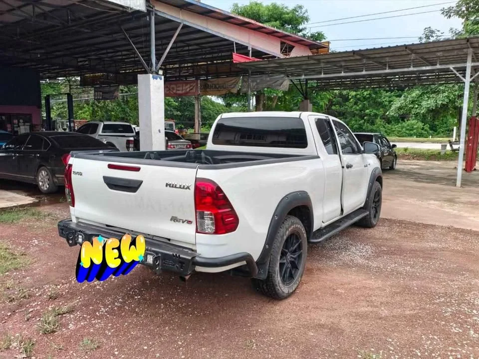 2018 Toyota Hilux VIII 2