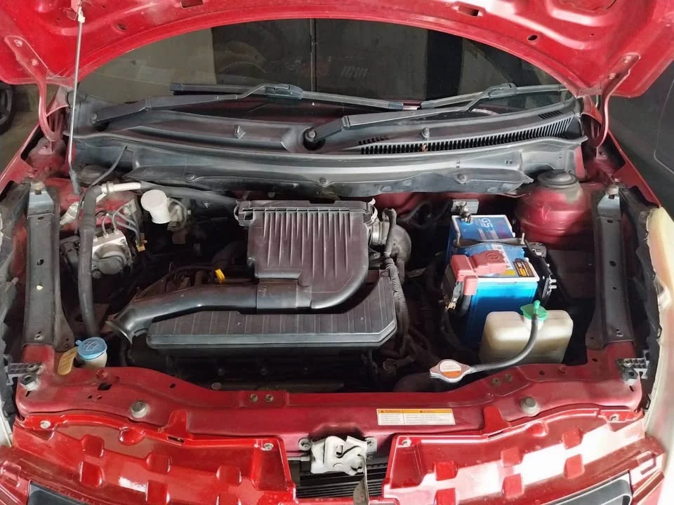2013 Suzuki Swift II 3