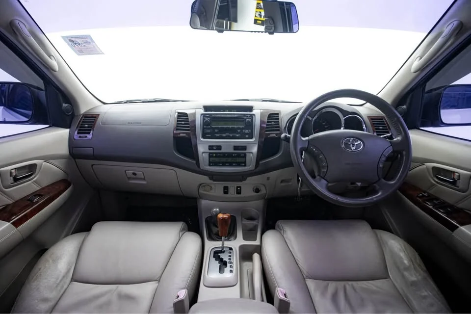 2005 Toyota Fortuner I 2