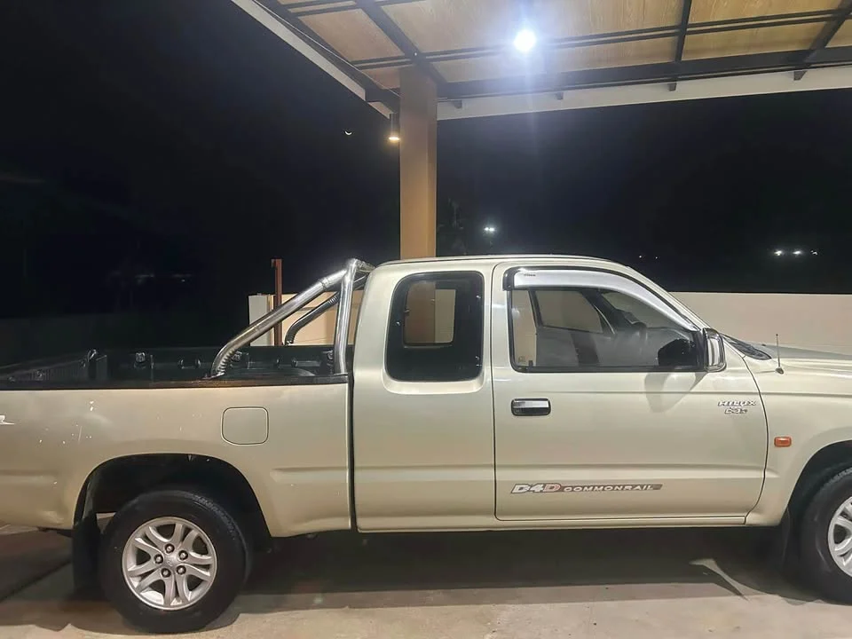 2003 Toyota Hilux Tiger VI 2