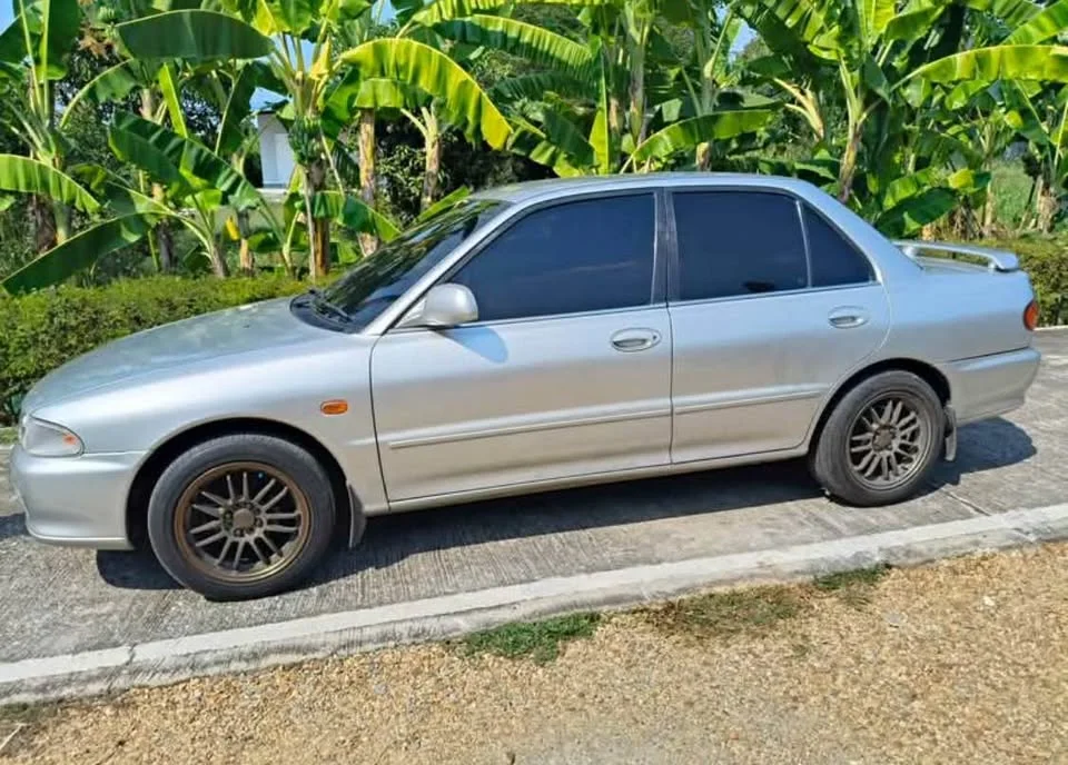 1991 Mitsubishi Lancer VI 2