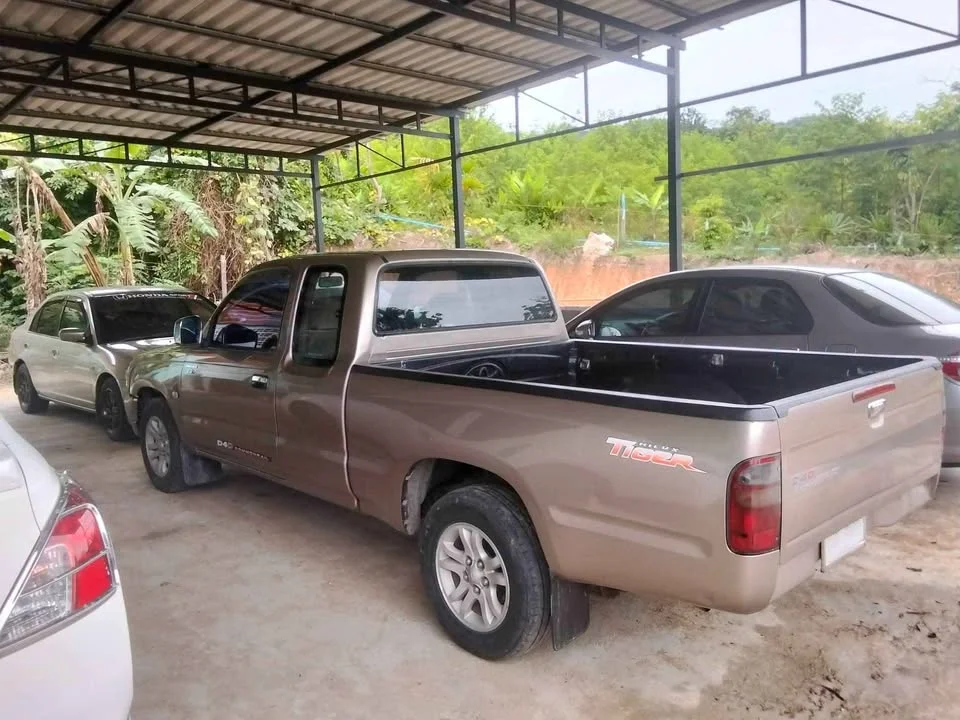 2004 Toyota Hilux Tiger VI 3