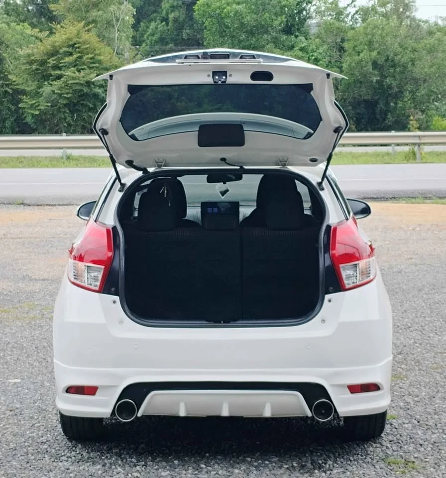 2015 Toyota Yaris III 2