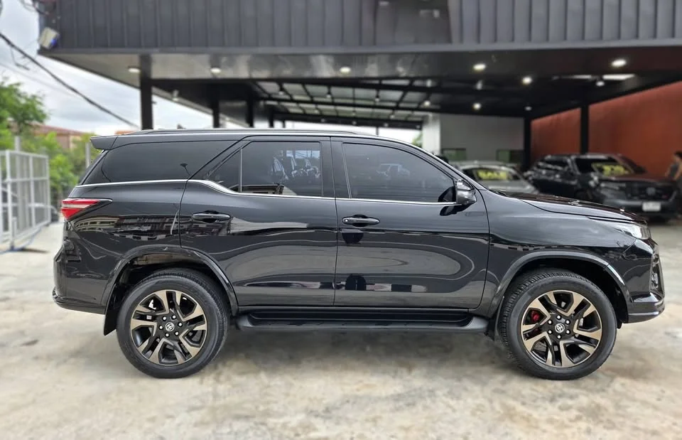2022 Toyota Fortuner II 3