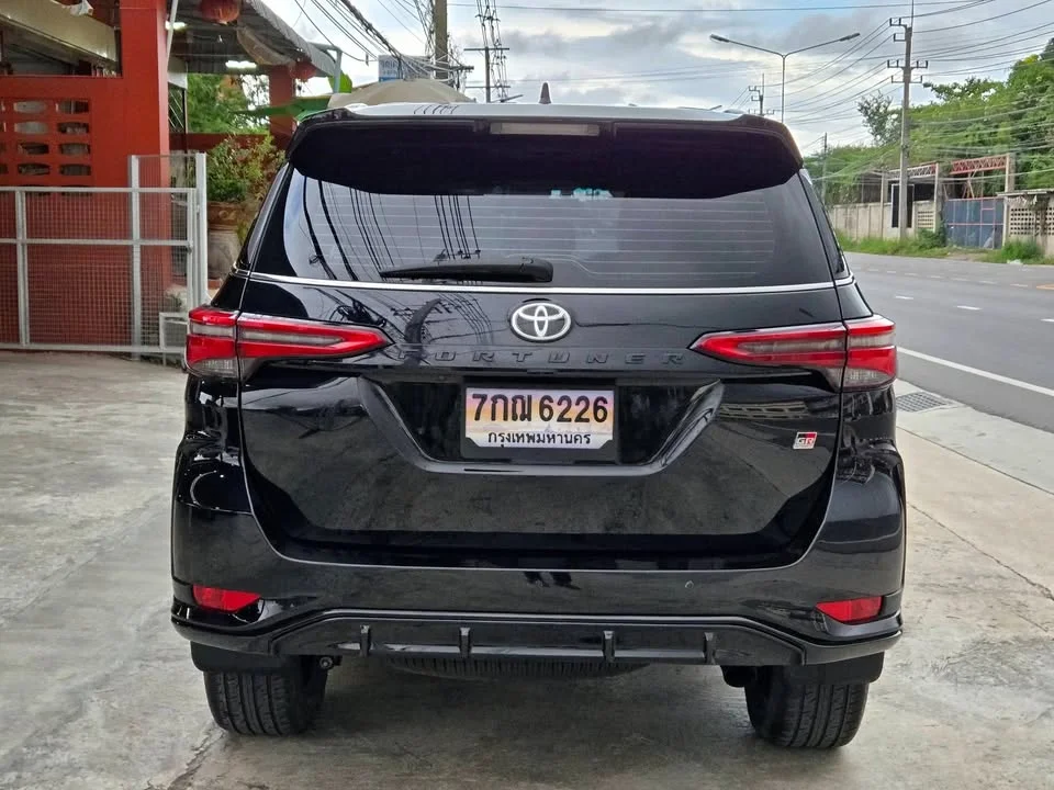 2022 Toyota Fortuner II 2