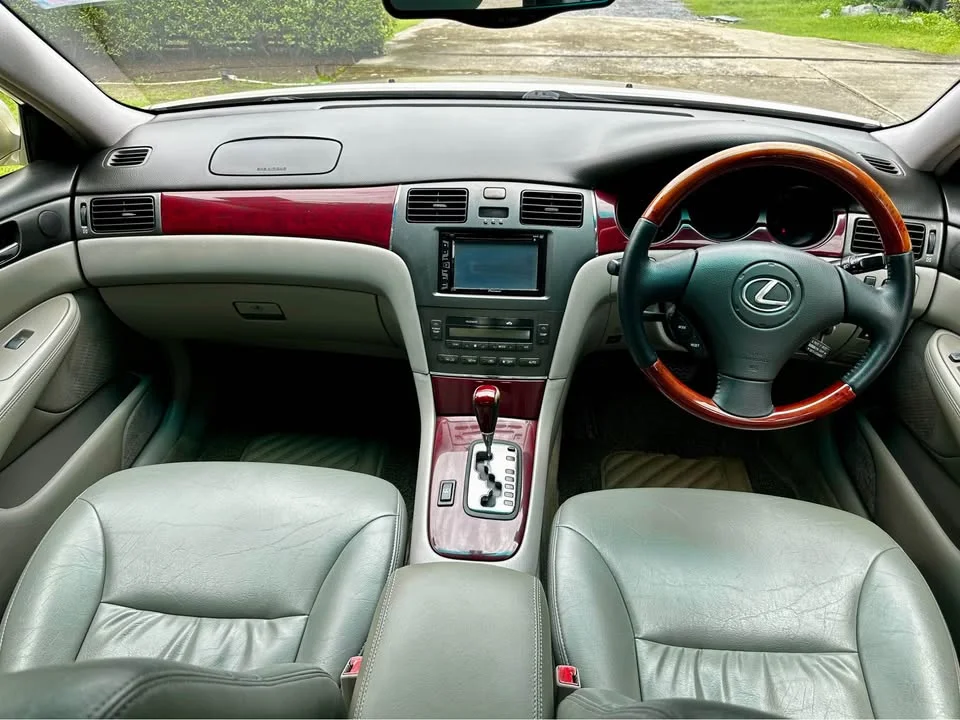2002 Lexus ES IV 3