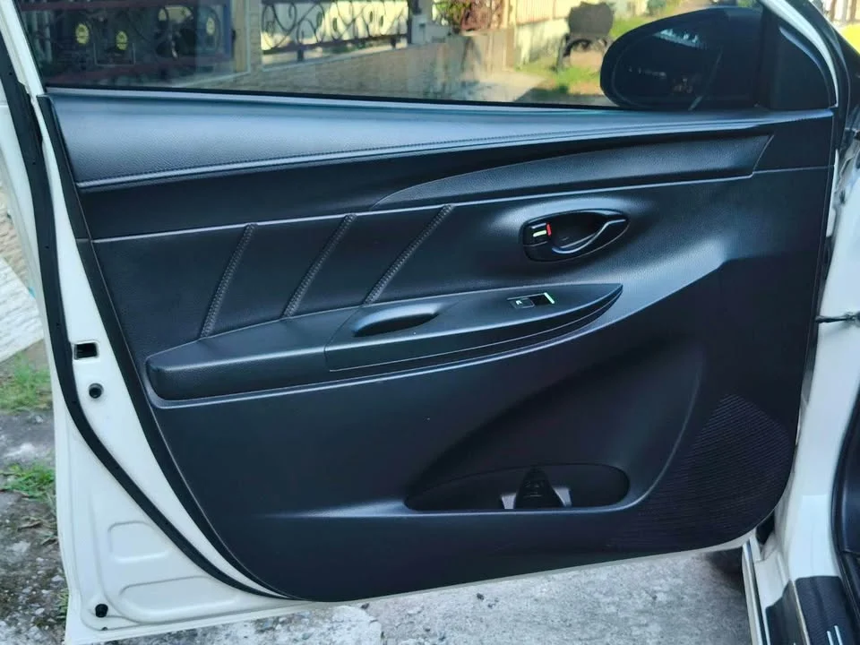 2015 Toyota Yaris III 2