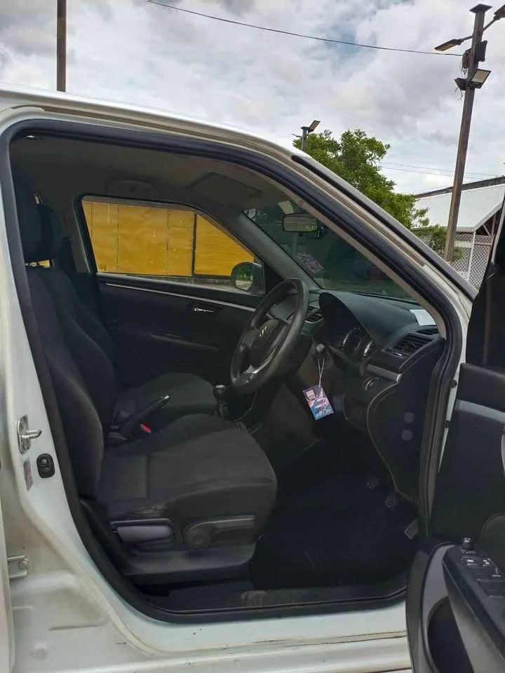2012 Suzuki Swift II 2