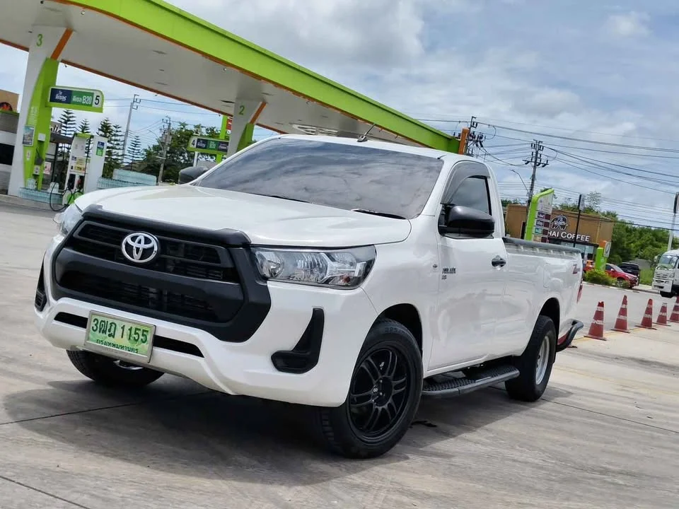 2023 Toyota Hilux VIII 2