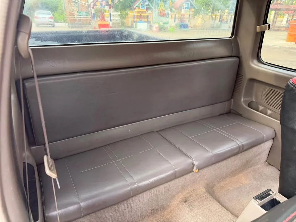 2004 Toyota Hilux Tiger VI 3