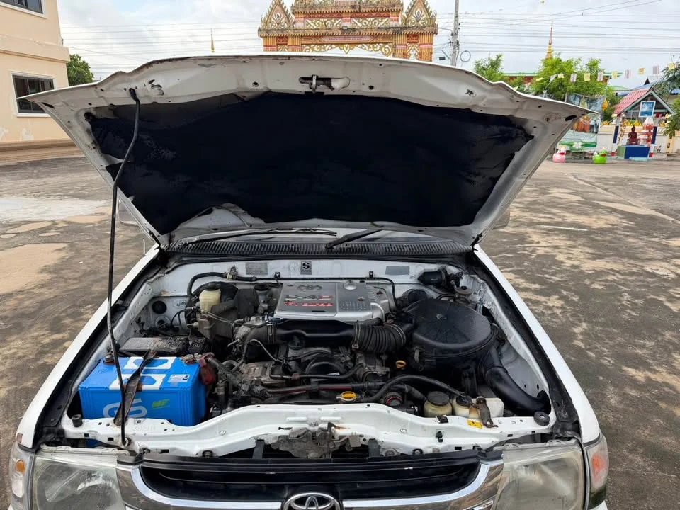 2004 Toyota Hilux Tiger VI 2