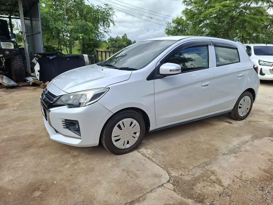 2020 Mitsubishi Mirage VI 3