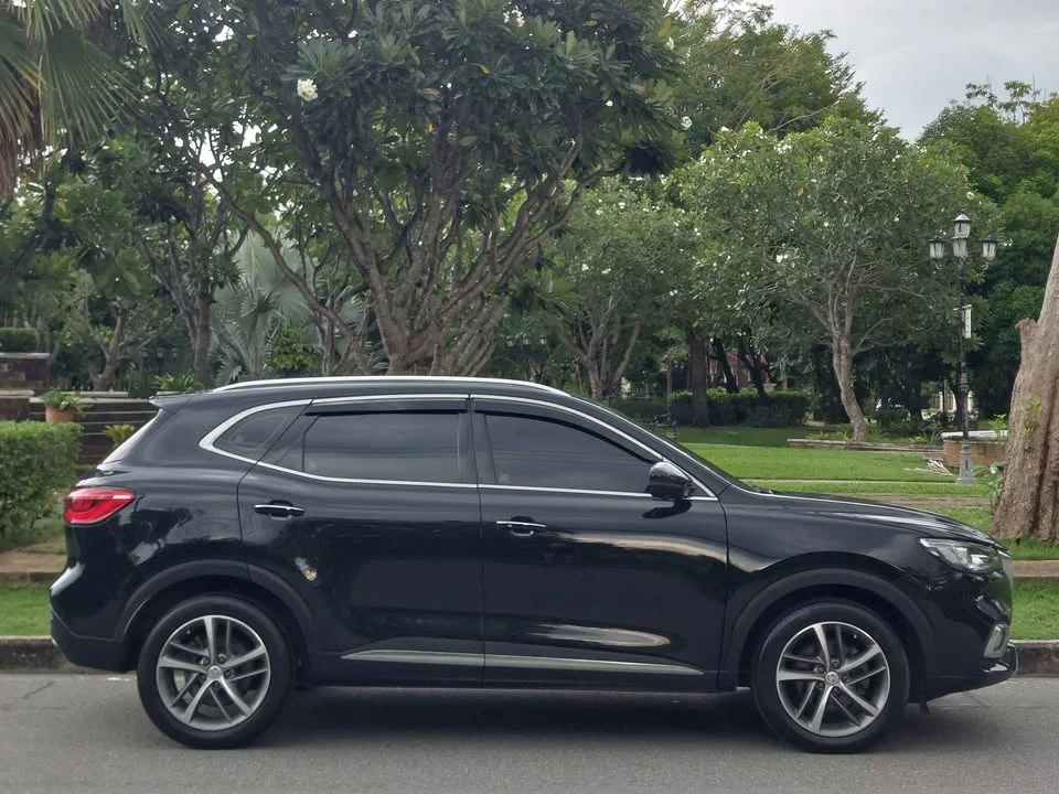 2020 MG HS 2