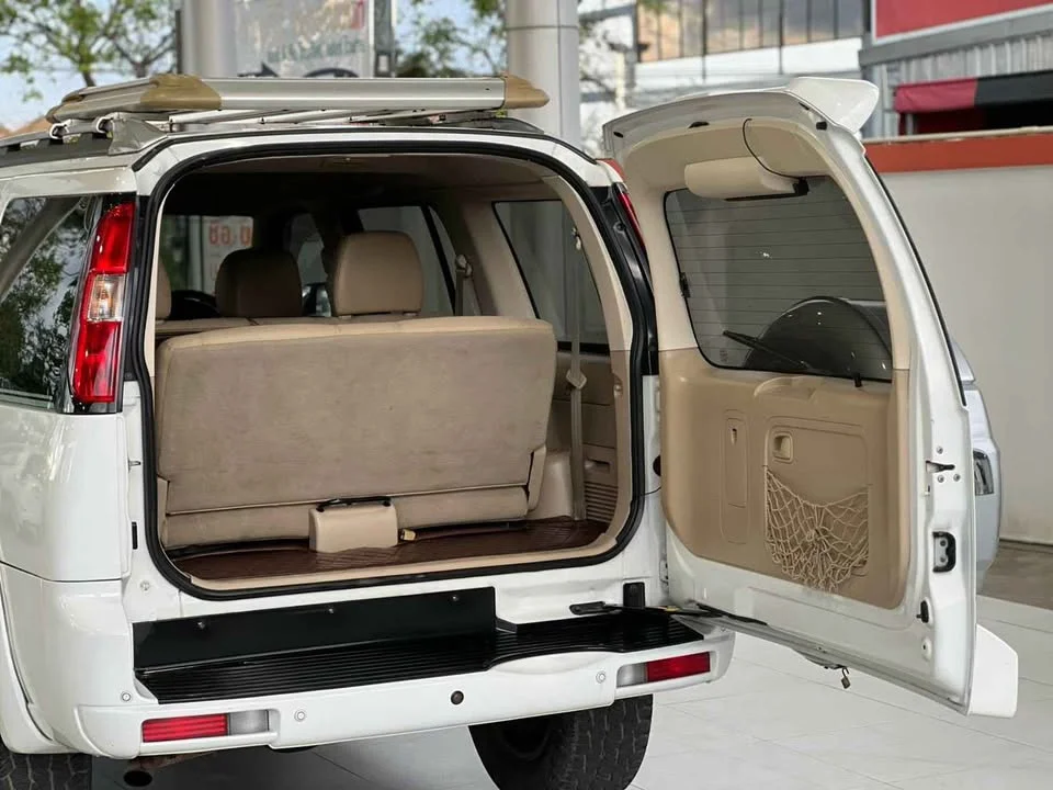 2011 Ford Everest I 3