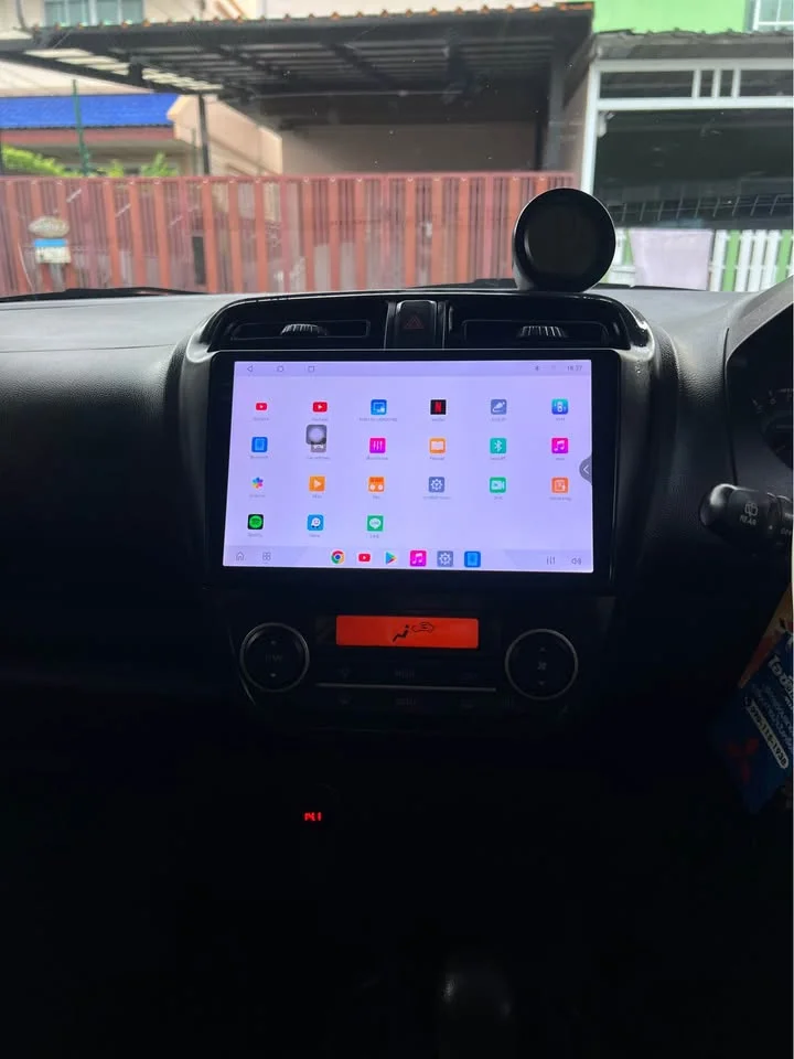 2012 Mitsubishi Mirage VI 2