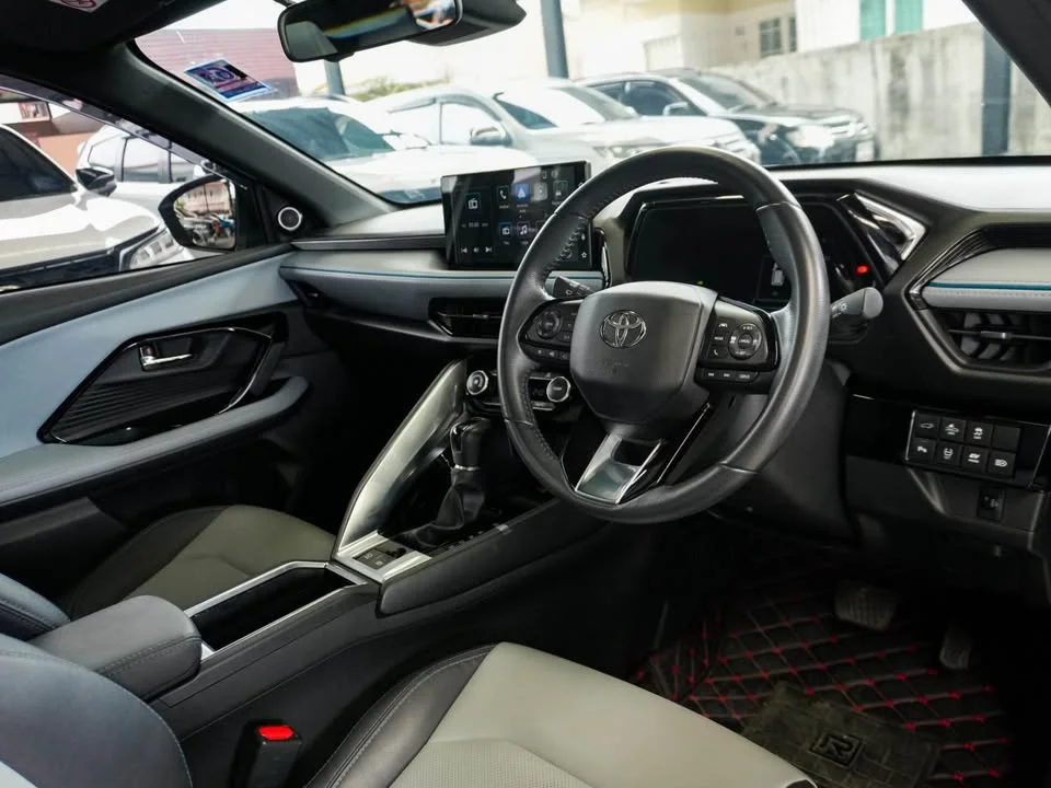 2024 Toyota Yaris Cross AC200 3