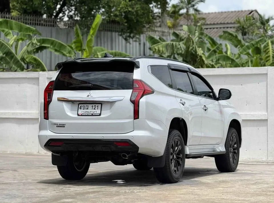 2023 Mitsubishi Pajero Sport III 2