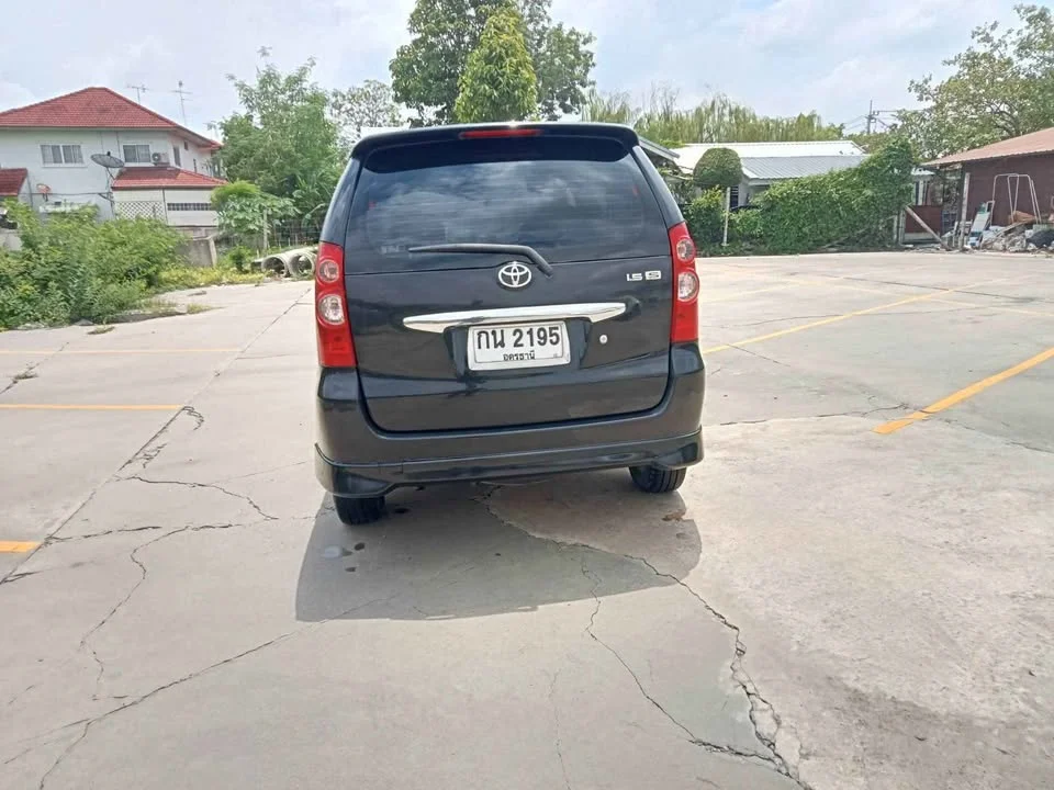 2011 Toyota Avanza I 3