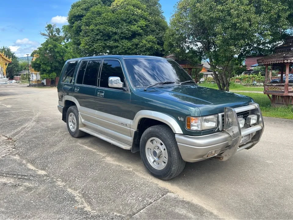 1998 Isuzu Trooper II 2