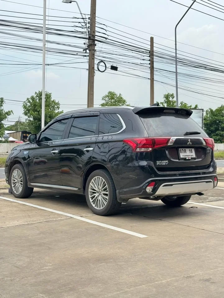 2021 Mitsubishi Outlander III 3