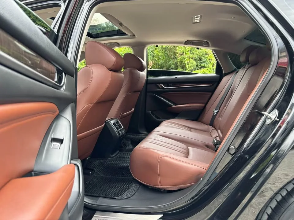 2019 Honda Accord X 2