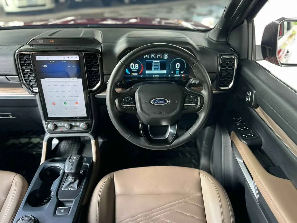 2022 Ford Everest III 2