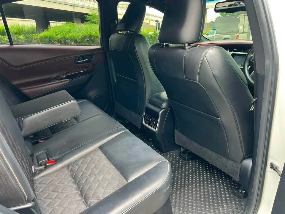 2015 Toyota Harrier III 3