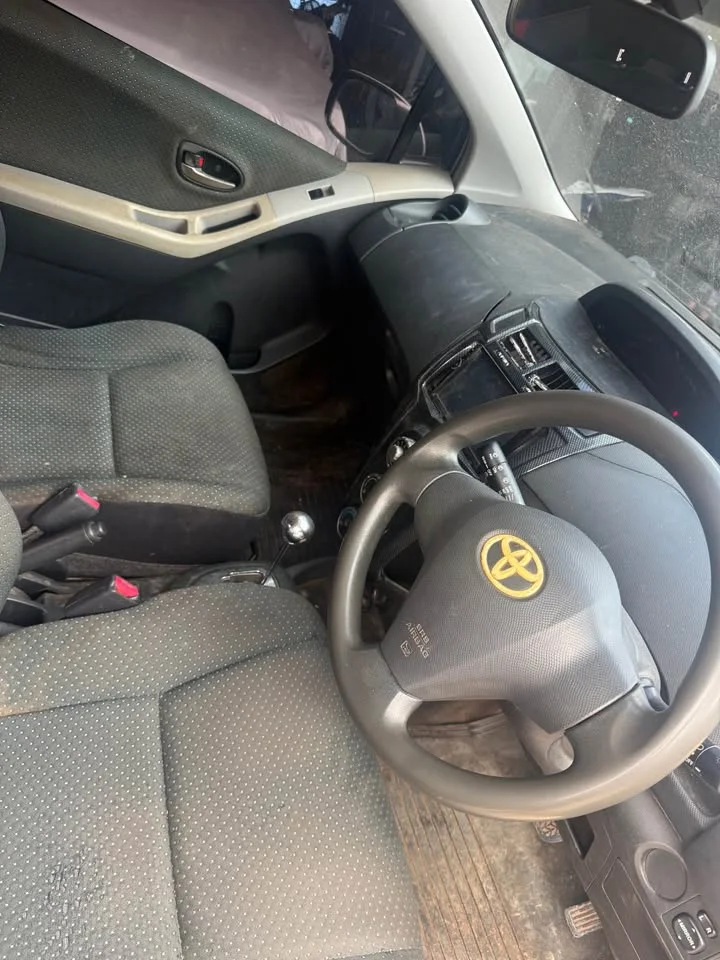 2006 Toyota Yaris II 2