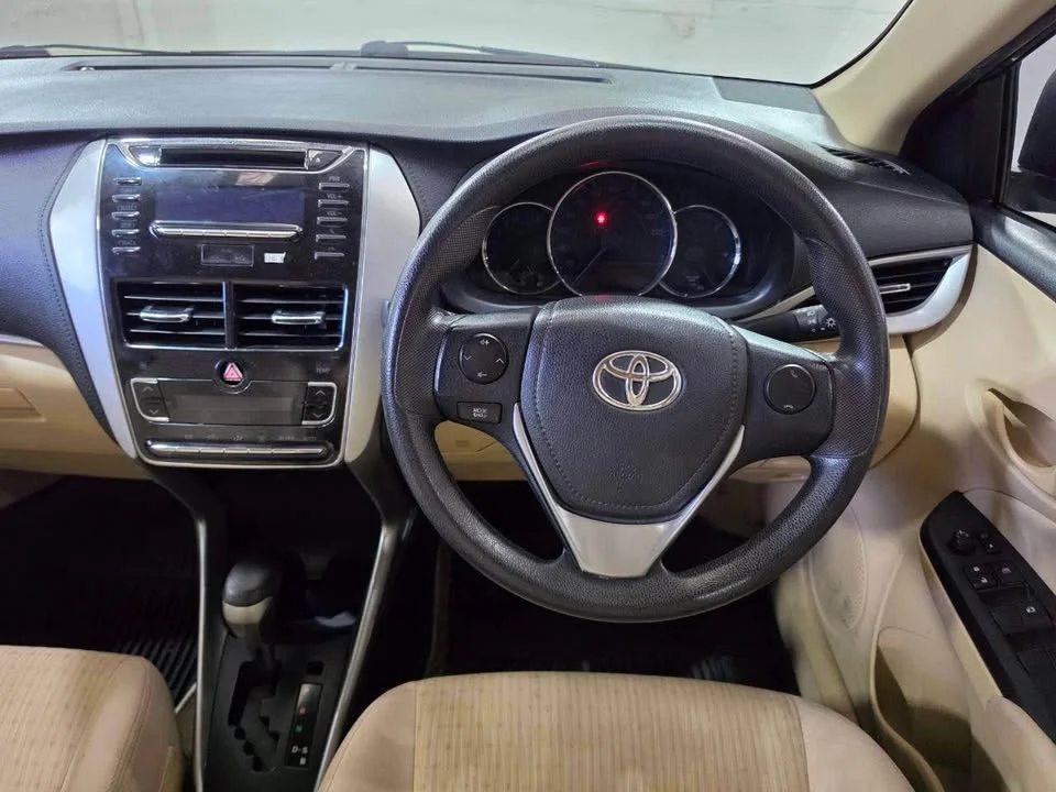 2017 Toyota Yaris ATIV III 3