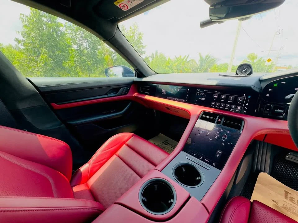 2022 Porsche Taycan 9J1 2
